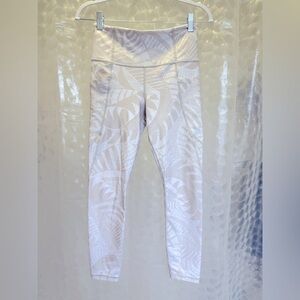 Athleta White & Beige Pattern High-Waist Leggings Size Small